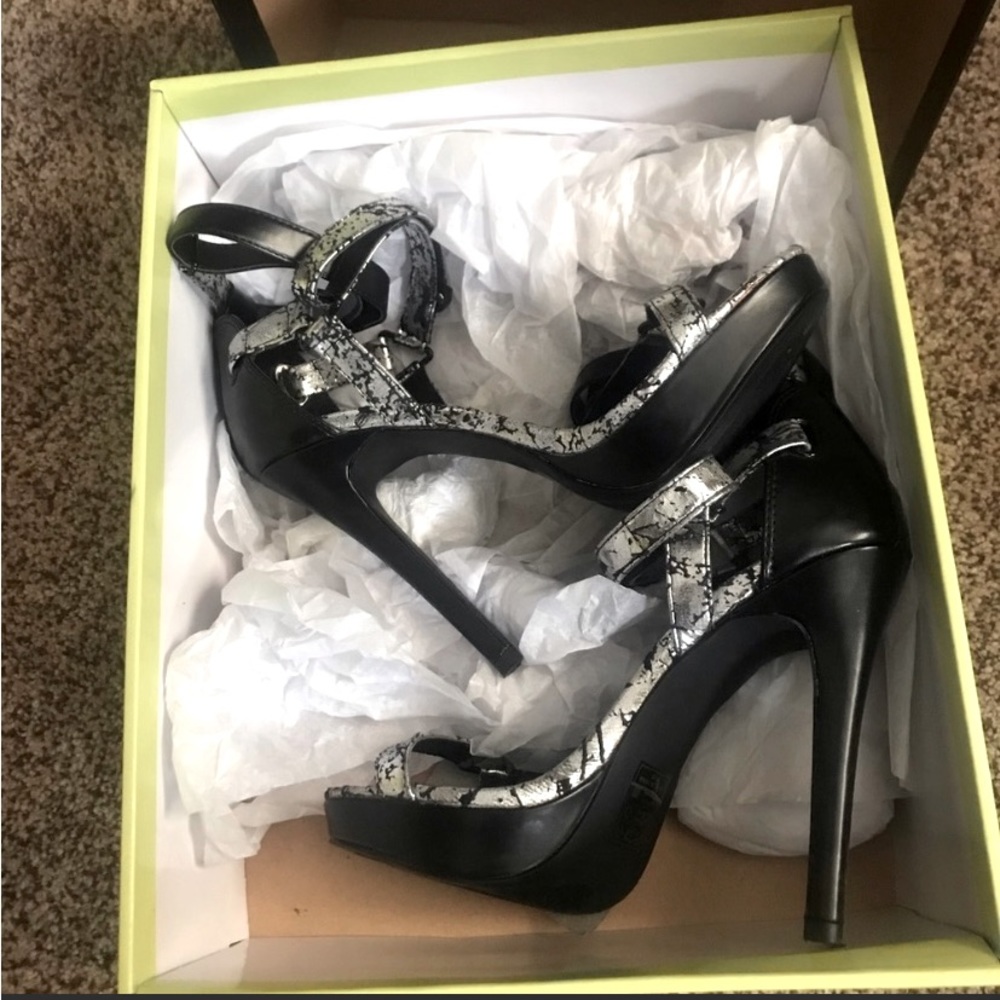 New leather sandals